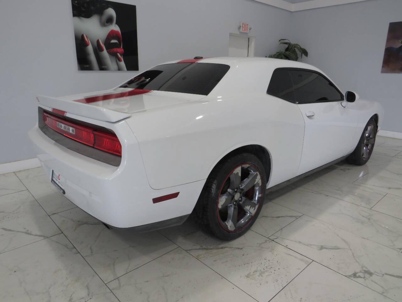 Used 2013 Dodge Challenger SXT RWD image 4