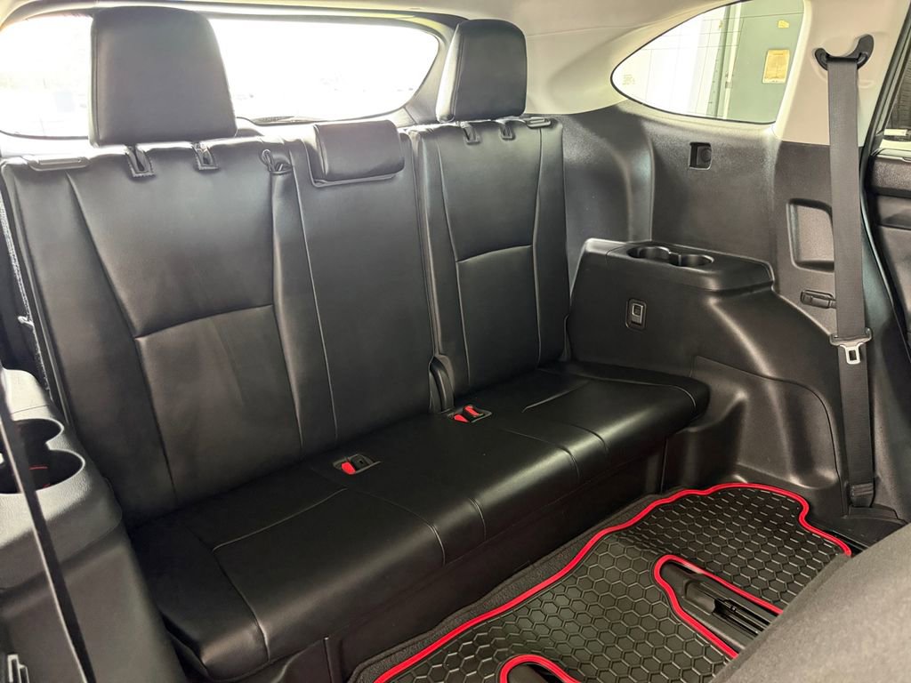 Used 2022 Toyota Highlander XLE FWD image 24
