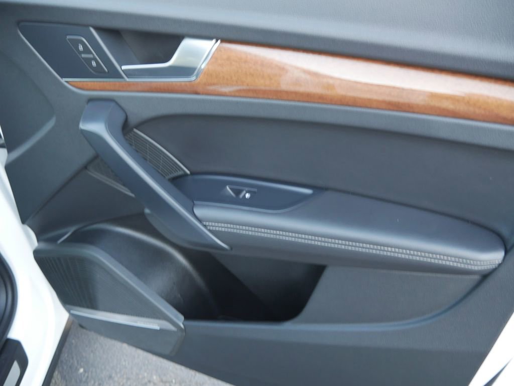 Certified 2023 Audi Q5 2.0T Premium Plus w/ Premium Plus Package image 28