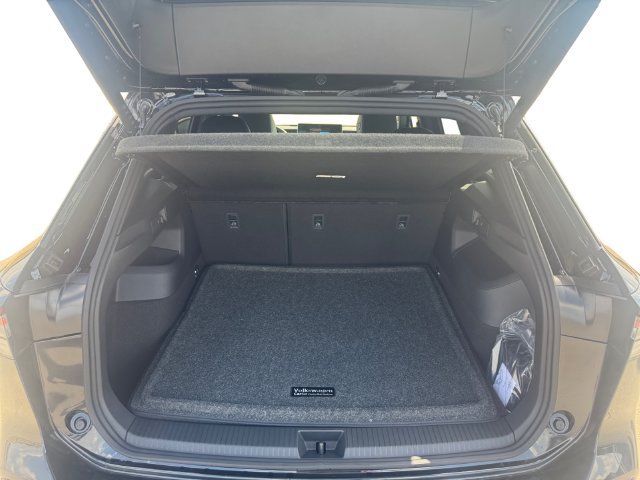 New 2026 Volkswagen Tiguan SEL R-Line AWD/4WD image 12