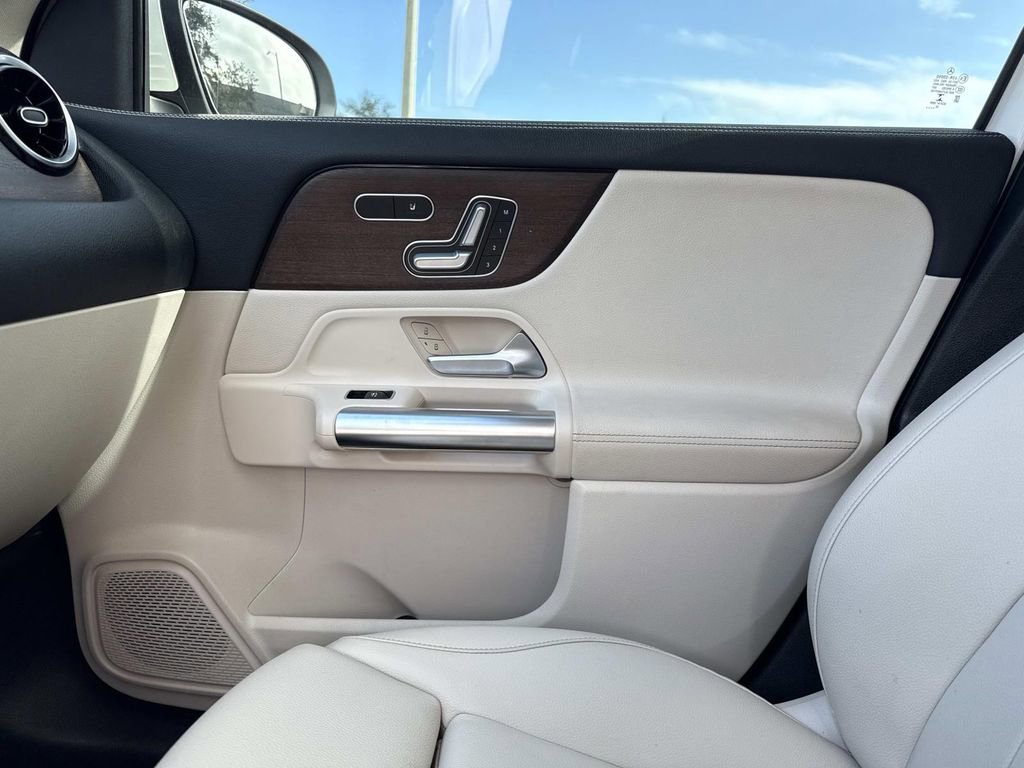 Used 2021 Mercedes-Benz GLA 250 4MATIC image 28