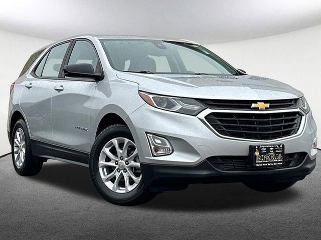 Used 2020 Chevrolet Equinox LS image 2