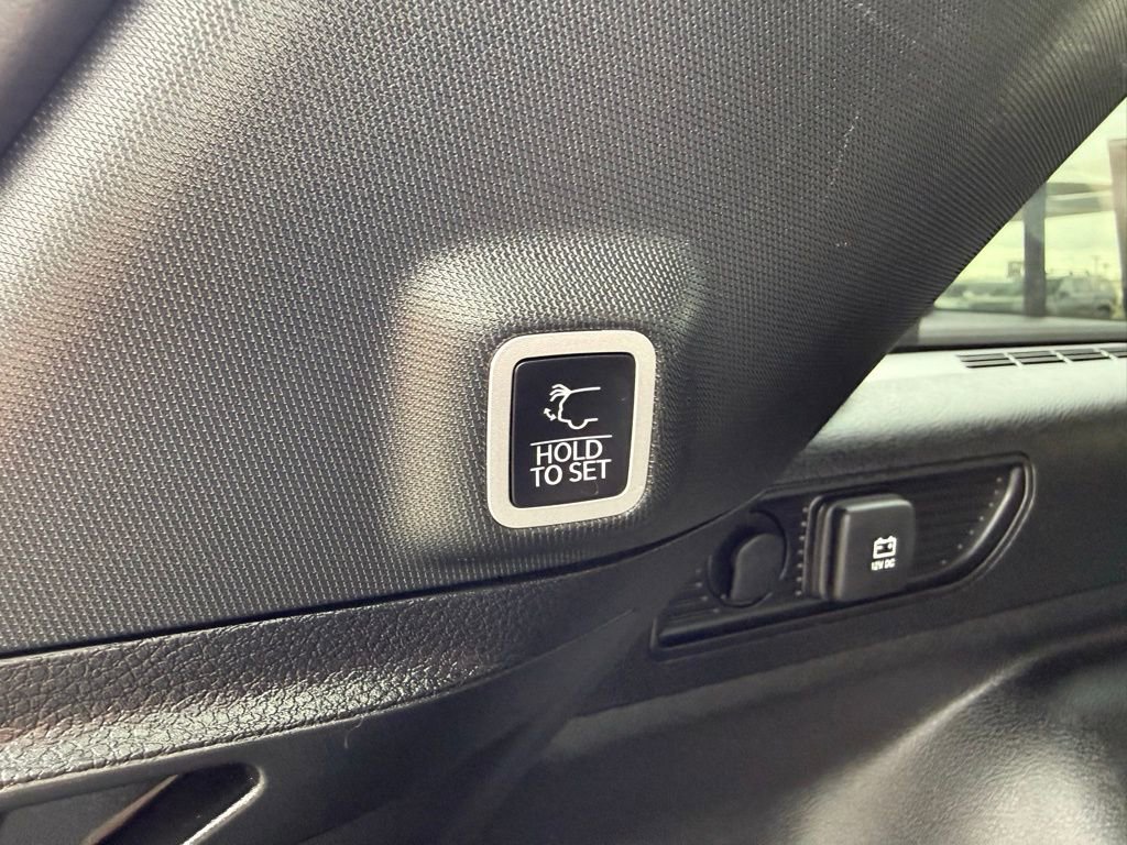 Used 2023 Jeep Grand Cherokee Limited image 29