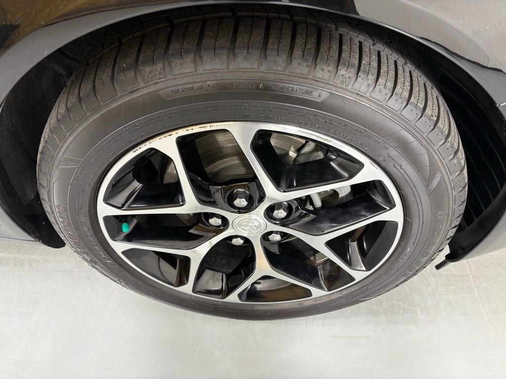 Used 2017 Buick Regal Sport Touring image 11