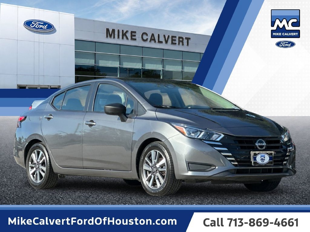Used 2023 Nissan Versa SV FWD image 7