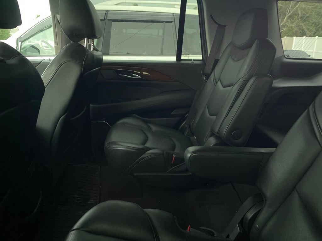 Used 2017 Cadillac Escalade Luxury AWD/4WD image 14
