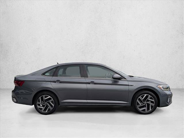 Used 2023 Volkswagen Jetta SEL FWD image 4