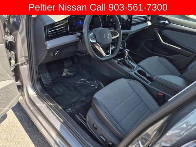 Used 2025 Volkswagen Jetta SE image 17