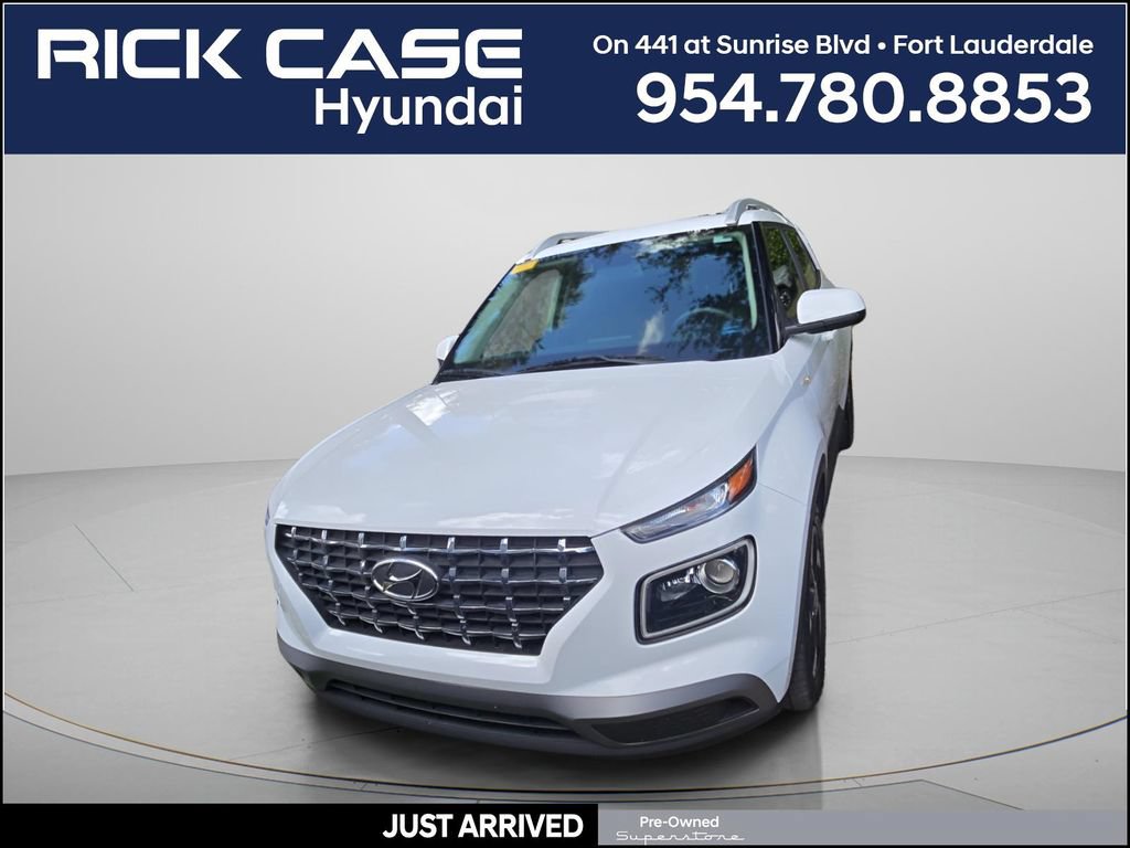 Used 2021 Hyundai Venue SEL w/ Premium Package FWD image 1