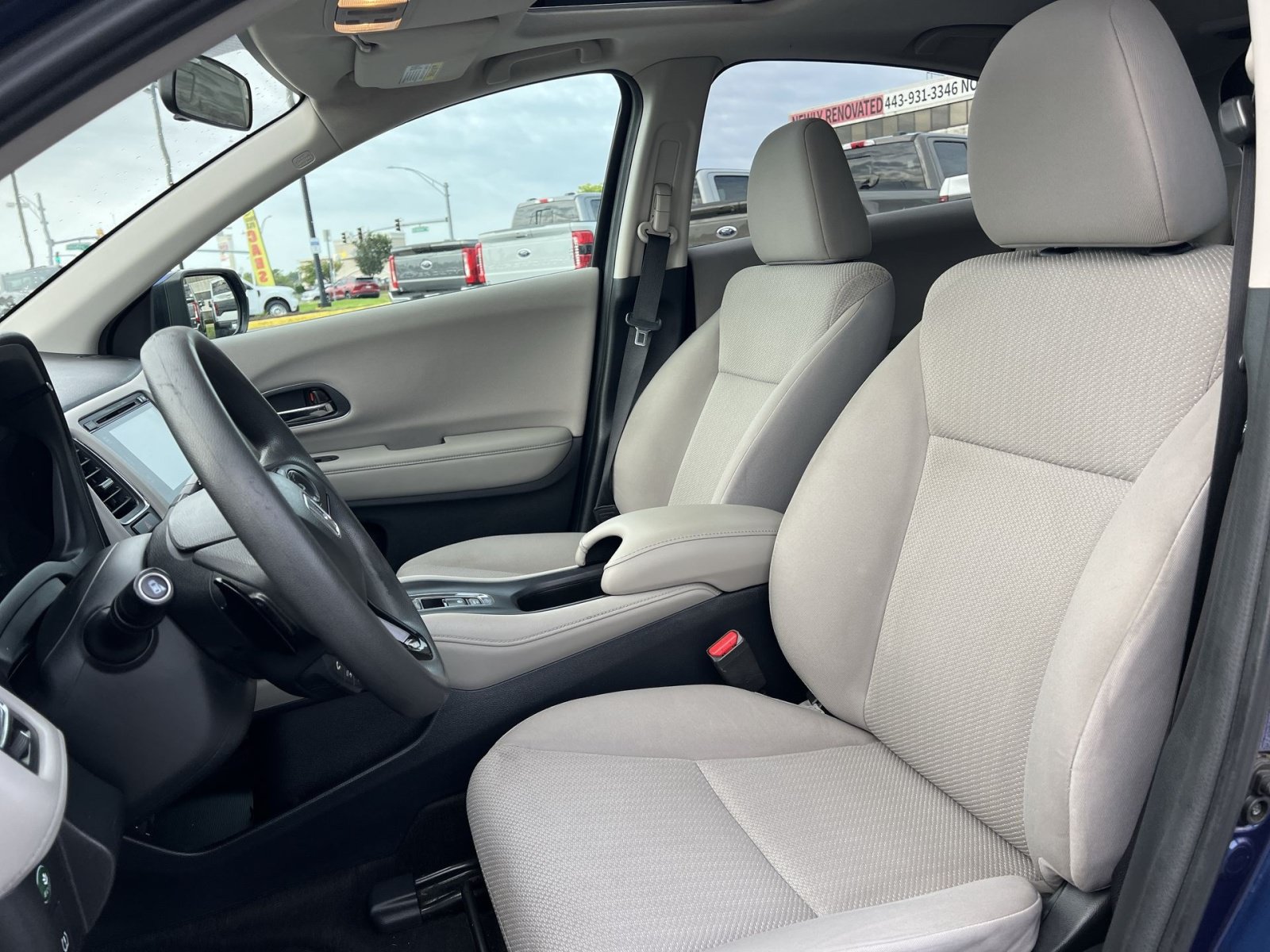 Used 2017 Honda HR-V EX image 11