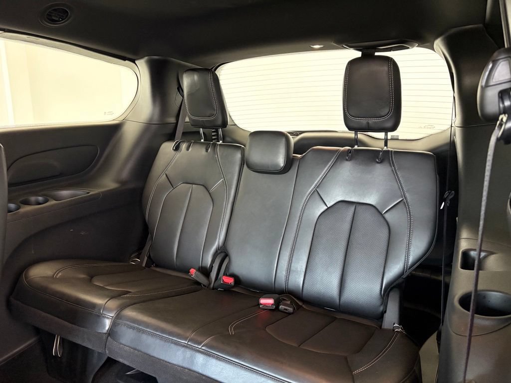 Used 2025 Chrysler Pacifica Select FWD image 33