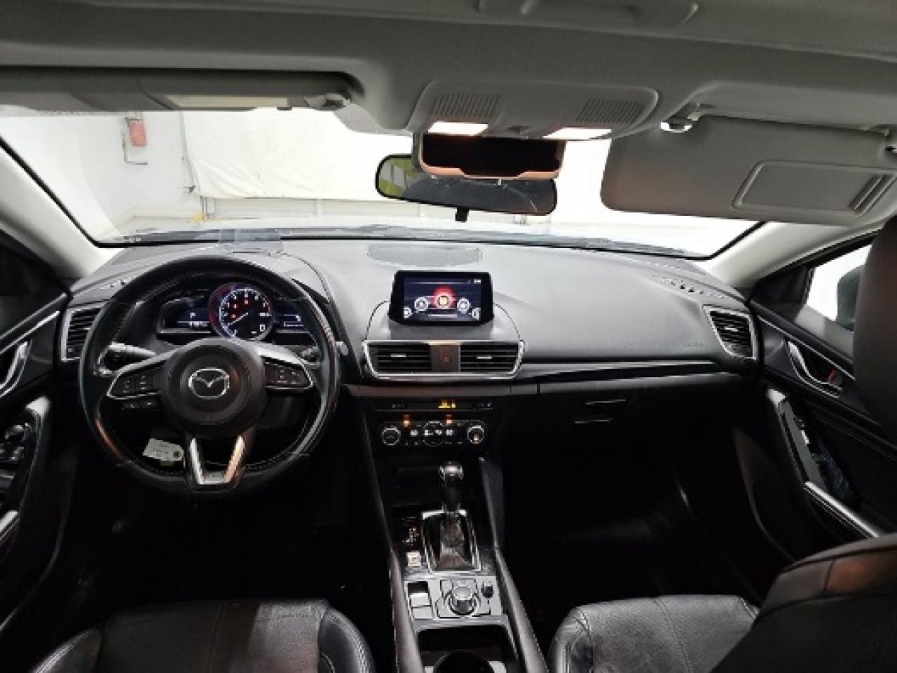 Used 2018 MAZDA MAZDA3 Grand Touring image 11