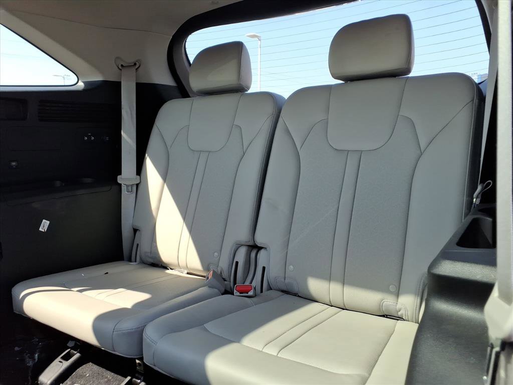 Used 2023 Kia Sorento S w/ Panoramic Sunroof Package image 29