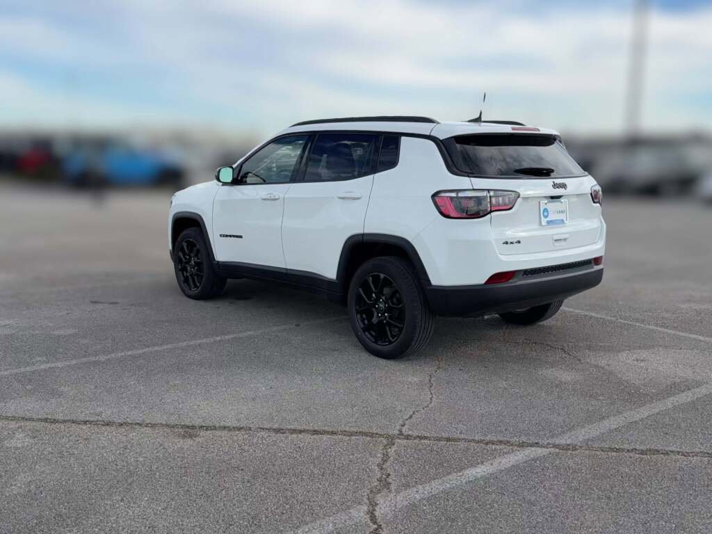 New 2026 Jeep Compass Latitude image 8