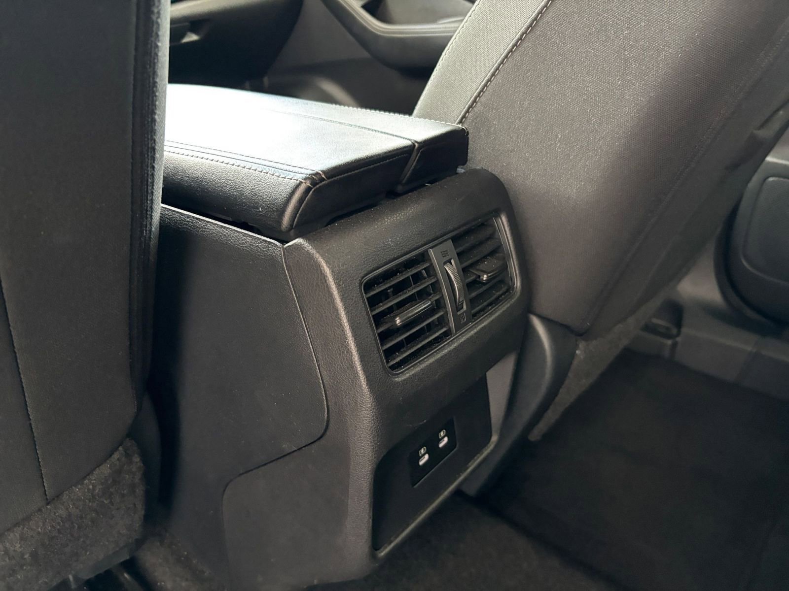 Used 2025 Nissan Rogue SV FWD image 25