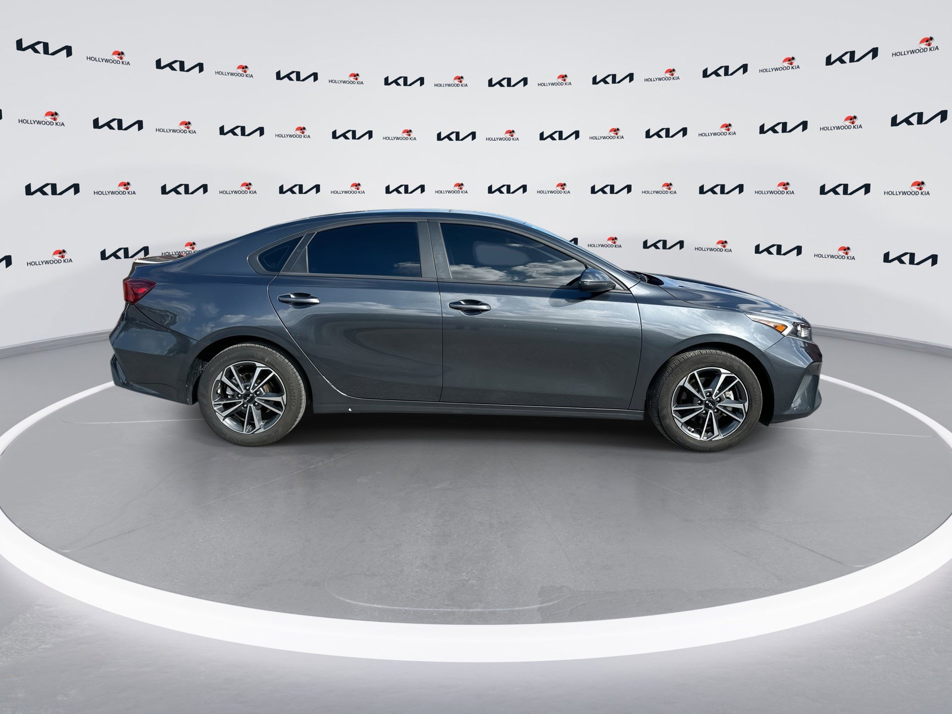 Used 2023 Kia Forte LXS w/ LXS Technology Package image 9