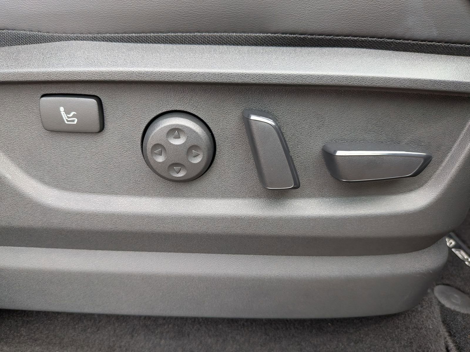 Used 2025 Nissan Armada Platinum Reserve image 41