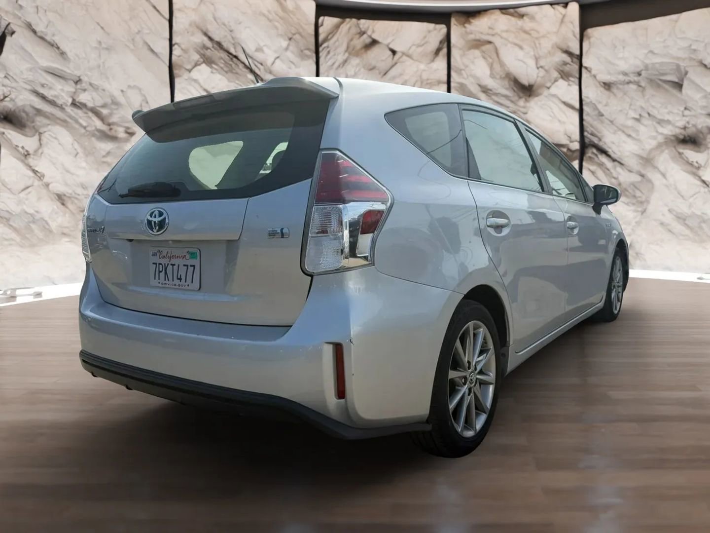 Used 2016 Toyota Prius V Five FWD image 6