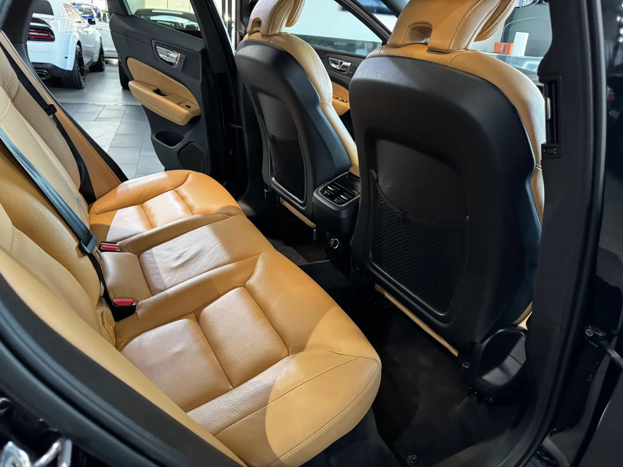 Used 2020 Volvo XC60 T5 Inscription AWD/4WD image 16