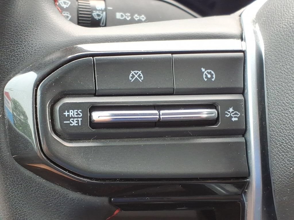 Used 2024 Chevrolet Colorado Z71 AWD/4WD image 7