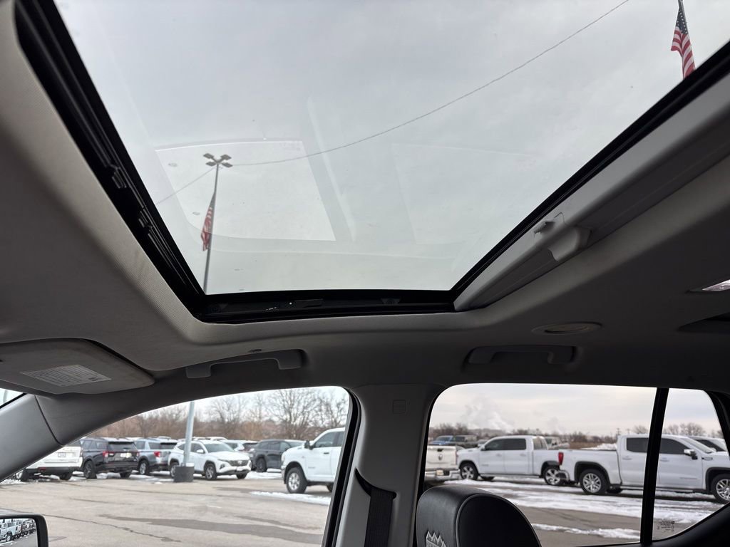 Used 2021 Chevrolet Traverse High Country image 16