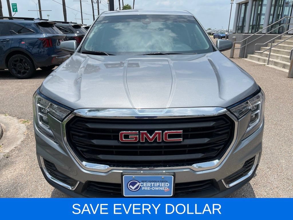 Used 2024 GMC Terrain SLE w/ LPO, Floor Liner Package FWD image 2