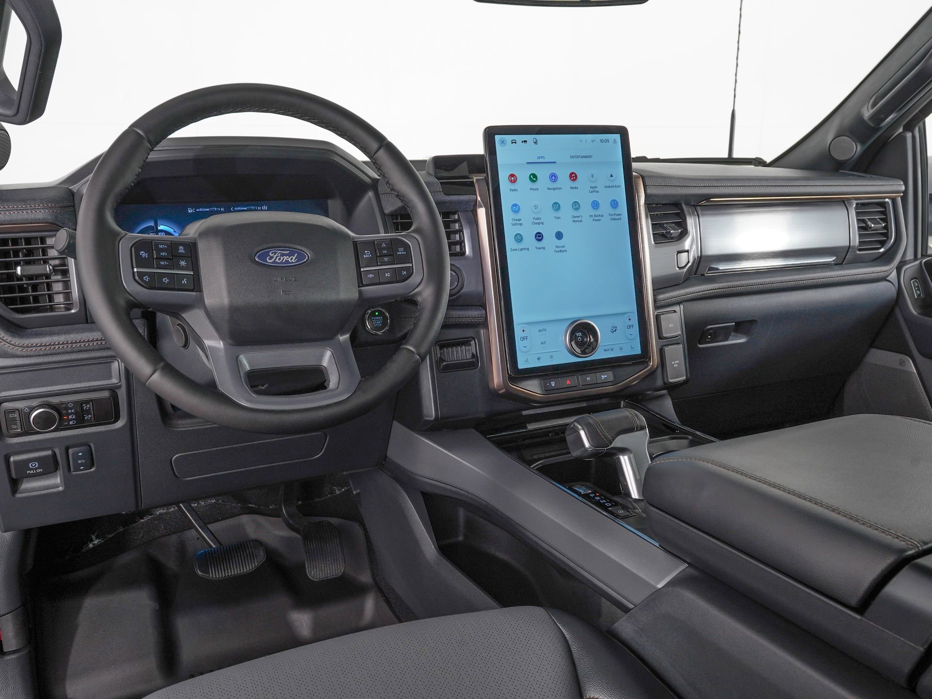 Used 2025 Ford F150 Lightning Lariat image 16