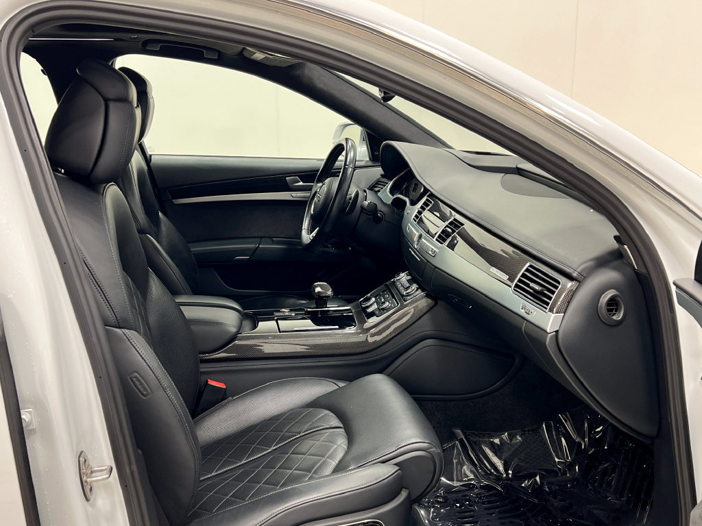 Used 2015 Audi S8 AWD/4WD image 34
