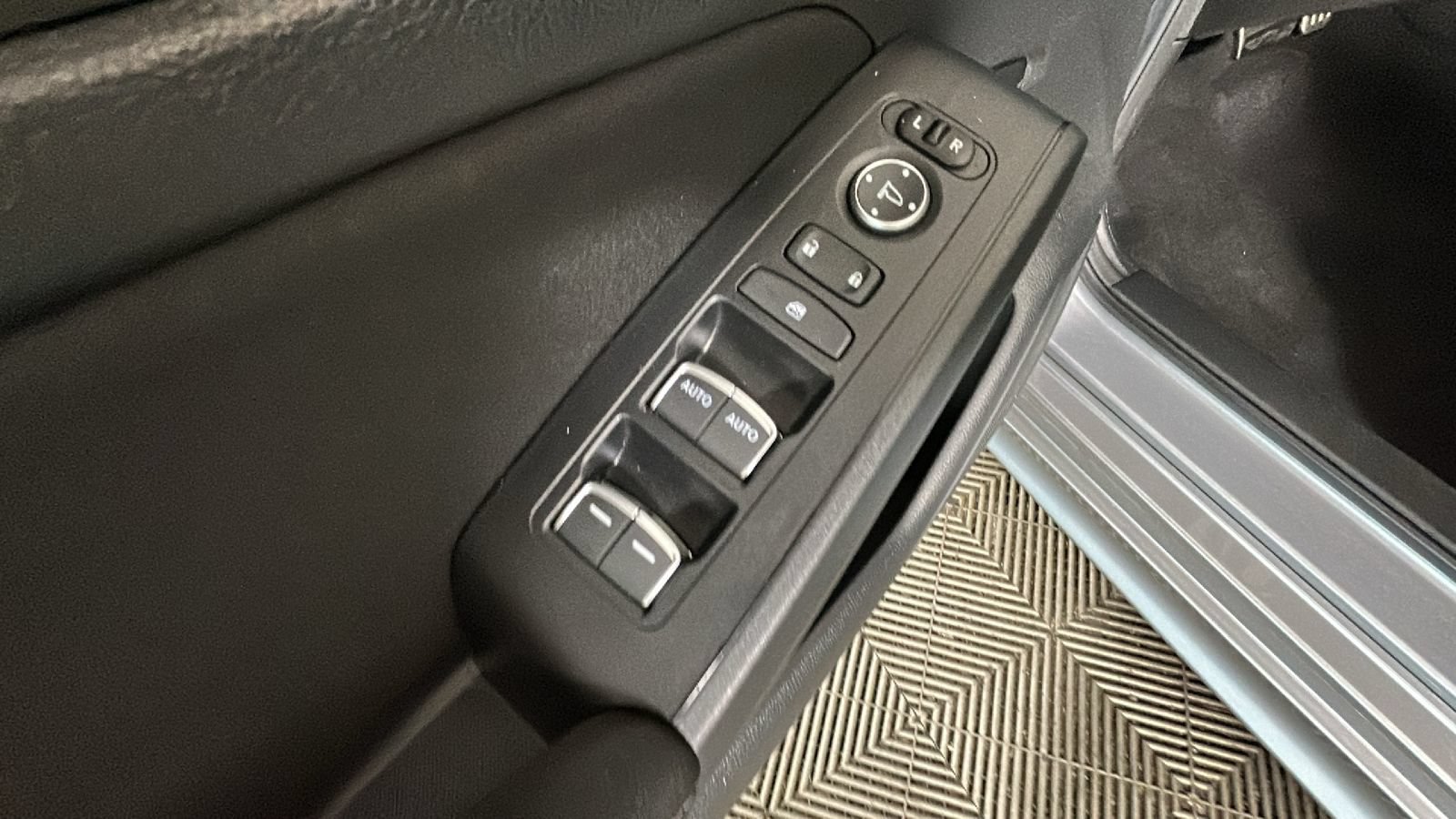 Used 2023 Honda Civic Sport image 10