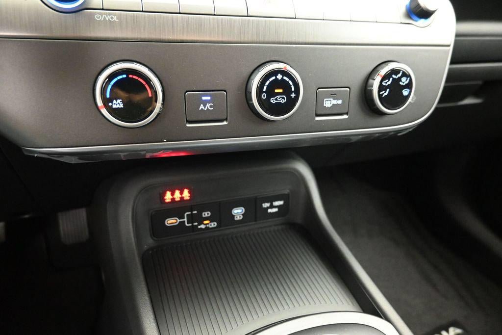 New 2027 Hyundai Kona SE FWD image 20