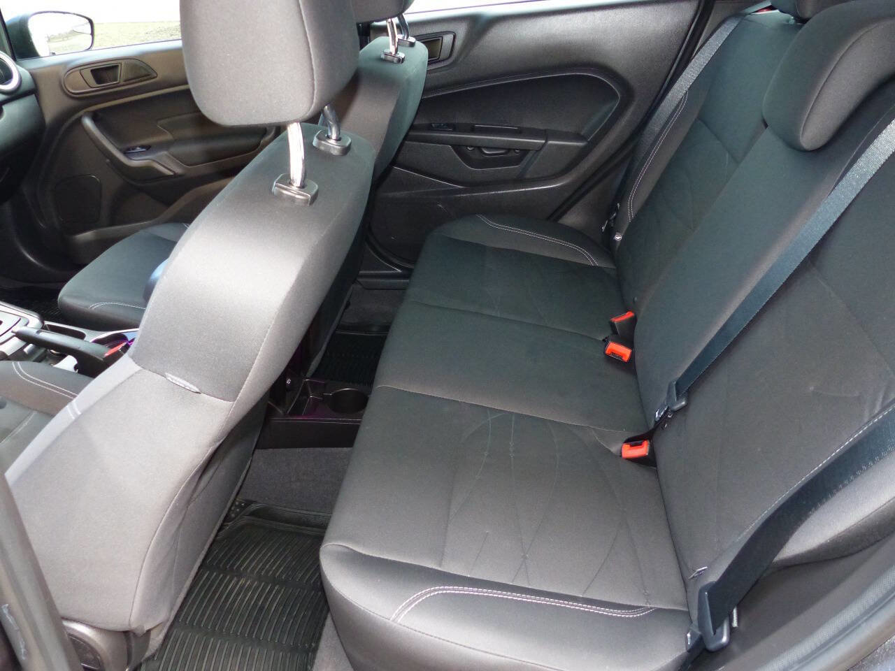 Used 2017 Ford Fiesta SE image 22