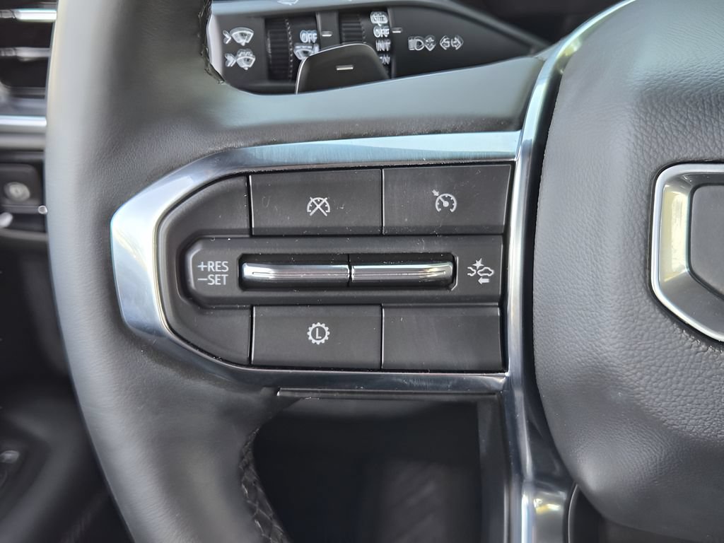 Used 2025 GMC Yukon Denali AWD/4WD image 25
