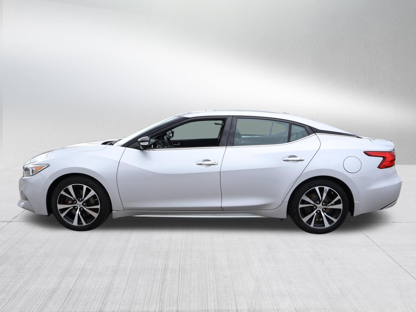 Used 2018 Nissan Maxima Platinum FWD image 4