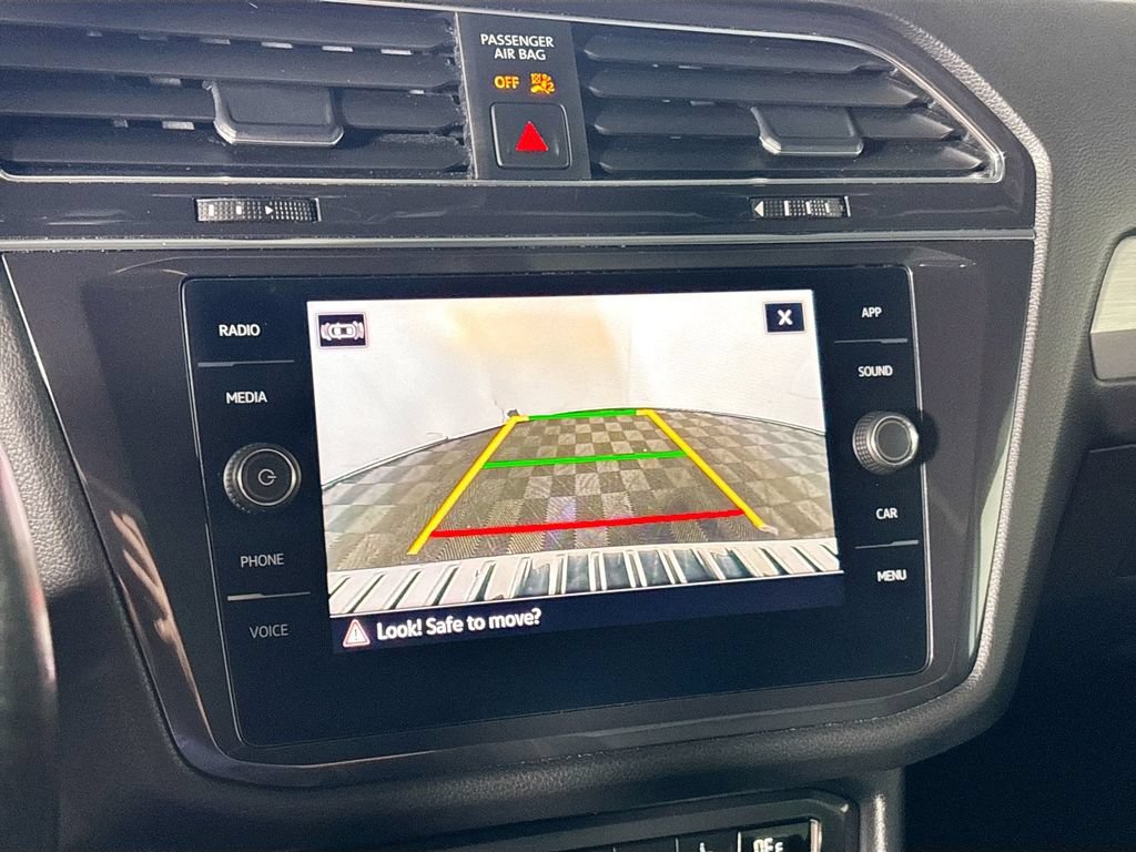 Used 2021 Volkswagen Tiguan SE AWD/4WD image 16