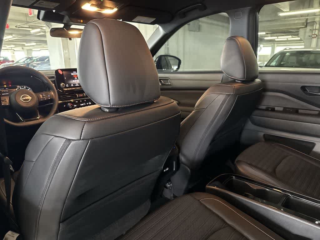 Used 2025 Nissan Pathfinder Rock Creek AWD/4WD image 22