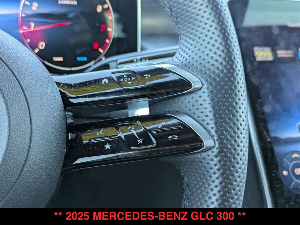 Used 2025 Mercedes-Benz GLC 300 GLC 300 image 8