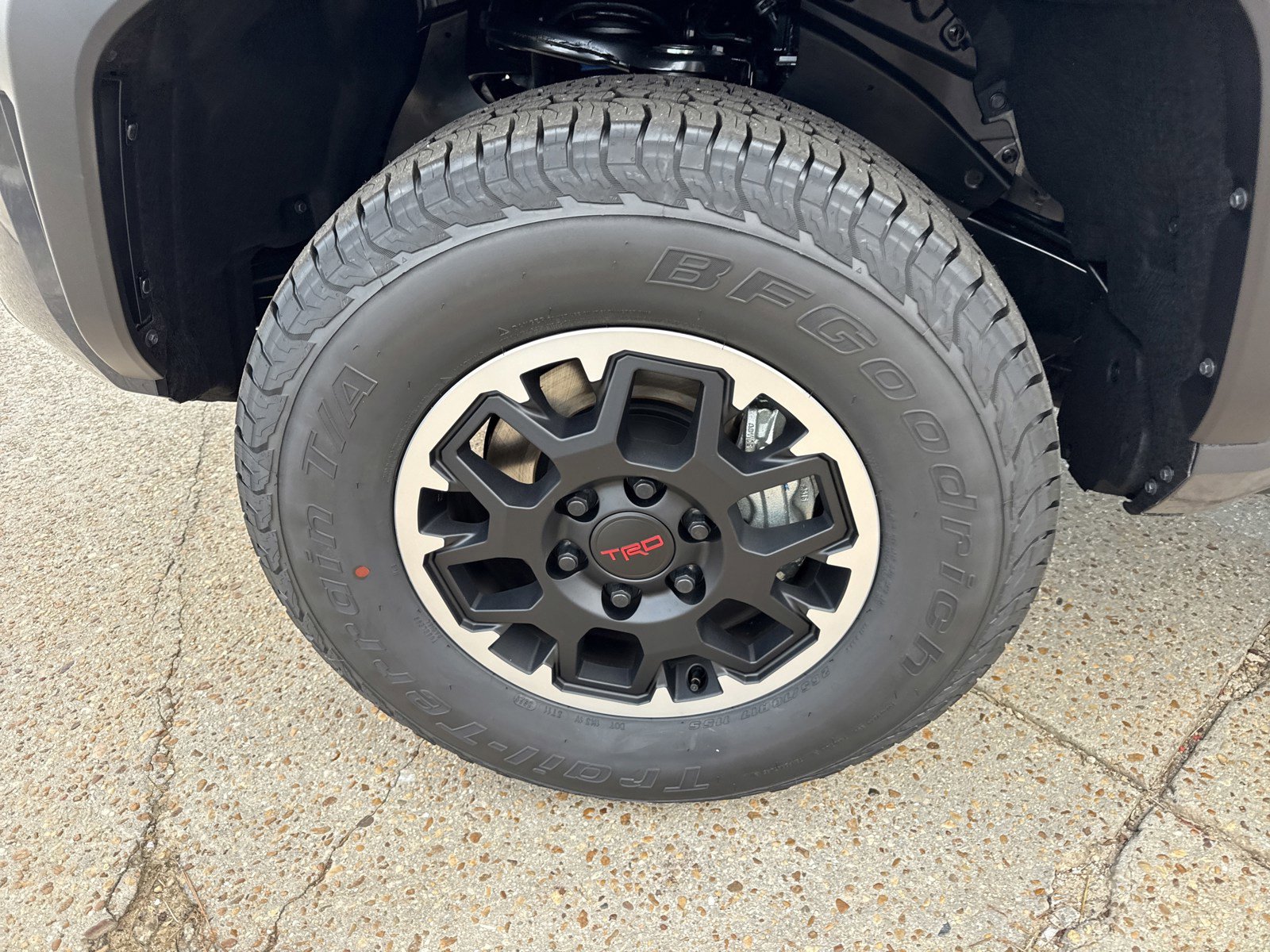 New 2025 Toyota Tacoma TRD Off-Road image 9