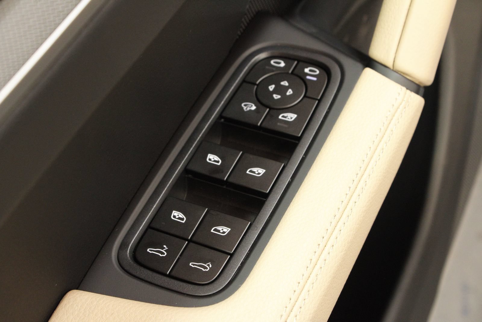 New 2026 Porsche Cayenne AWD/4WD image 30