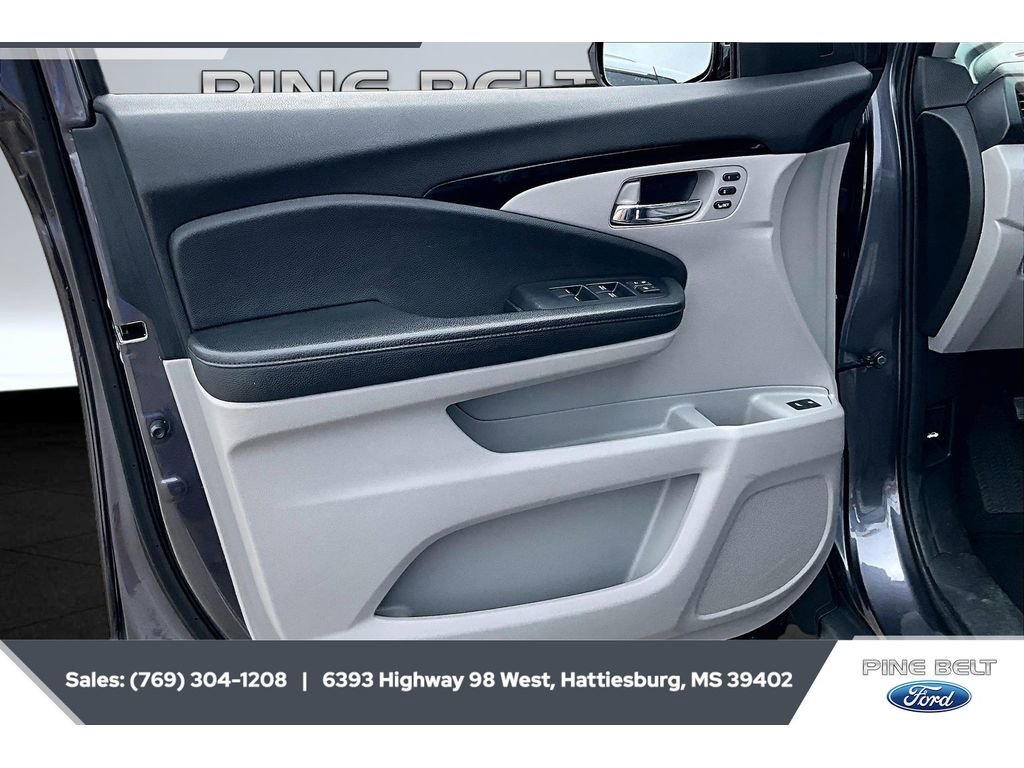 Used 2019 Honda Pilot Touring image 17