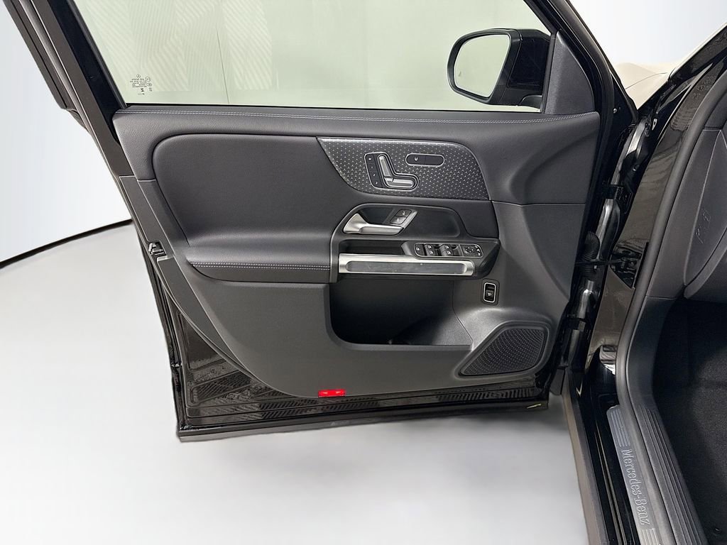 Certified 2025 Mercedes-Benz GLB 250 image 24
