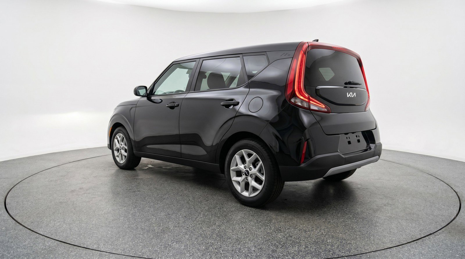 Used 2025 Kia Soul LX w/ LX Technology Package FWD image 6