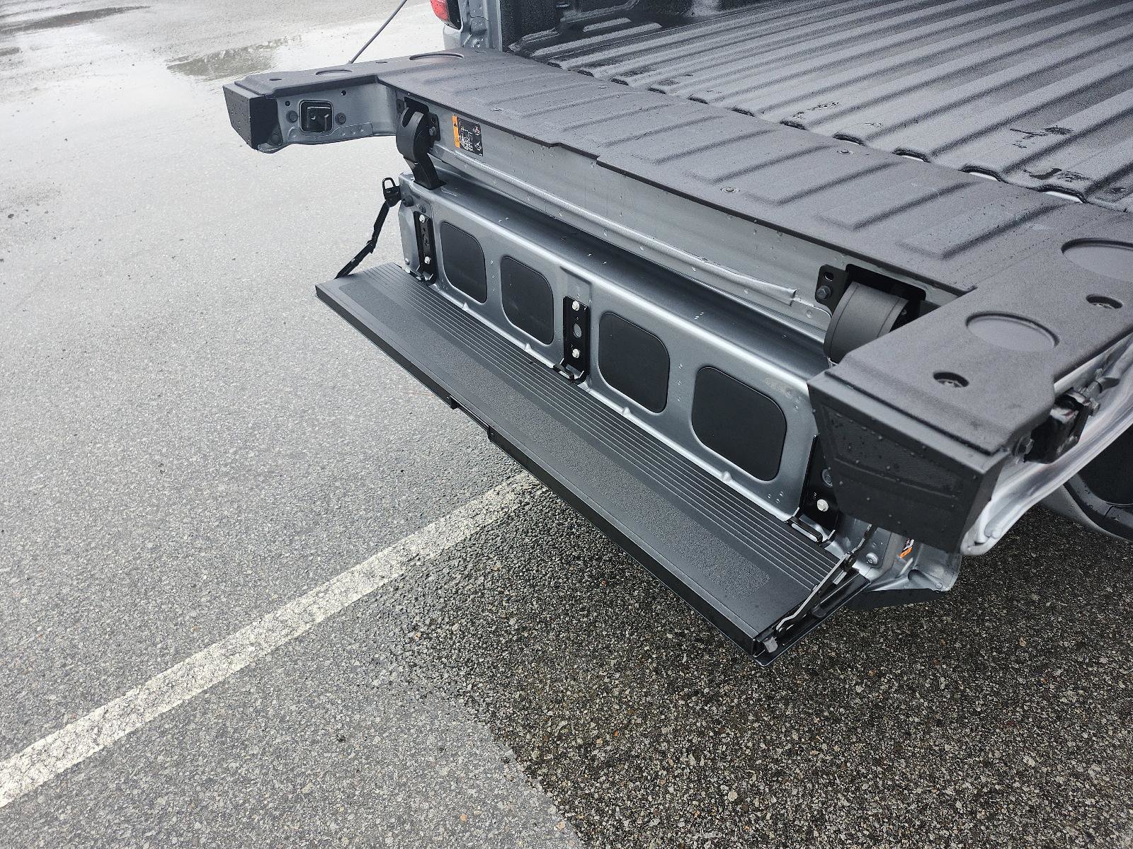 Used 2025 GMC Sierra 1500 AT4 w/ AT4 Premium Package image 10