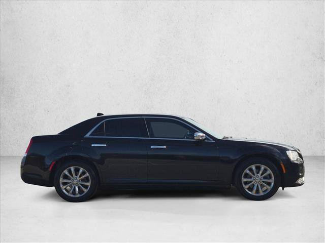 Used 2019 Chrysler 300 Limited AWD/4WD image 4