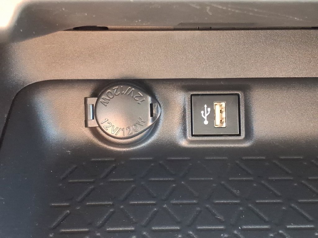 Certified 2024 Toyota RAV4 LE FWD image 9