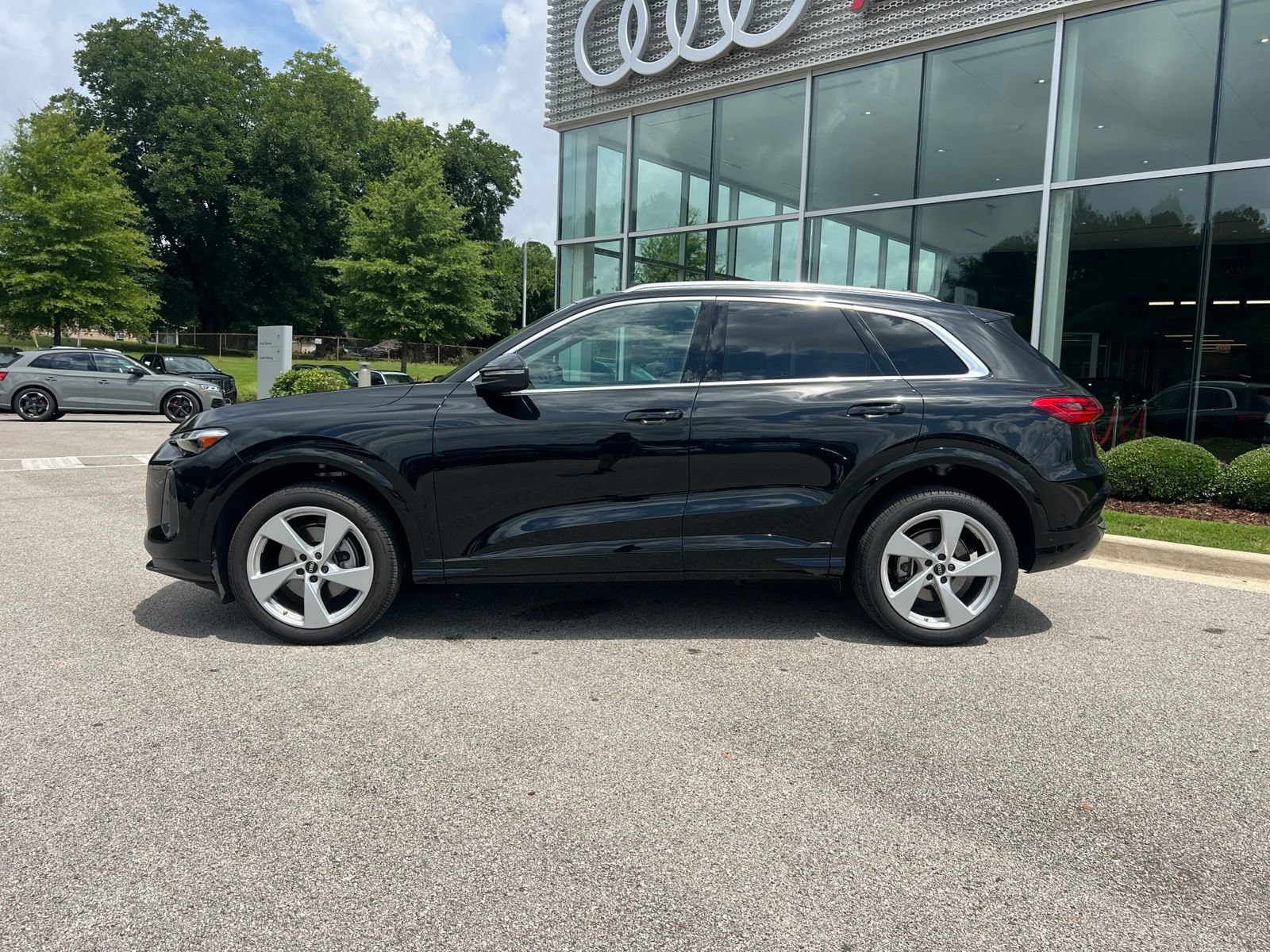 Used 2025 Audi Q5 Premium Plus w/ Premium Plus AWD/4WD image 9