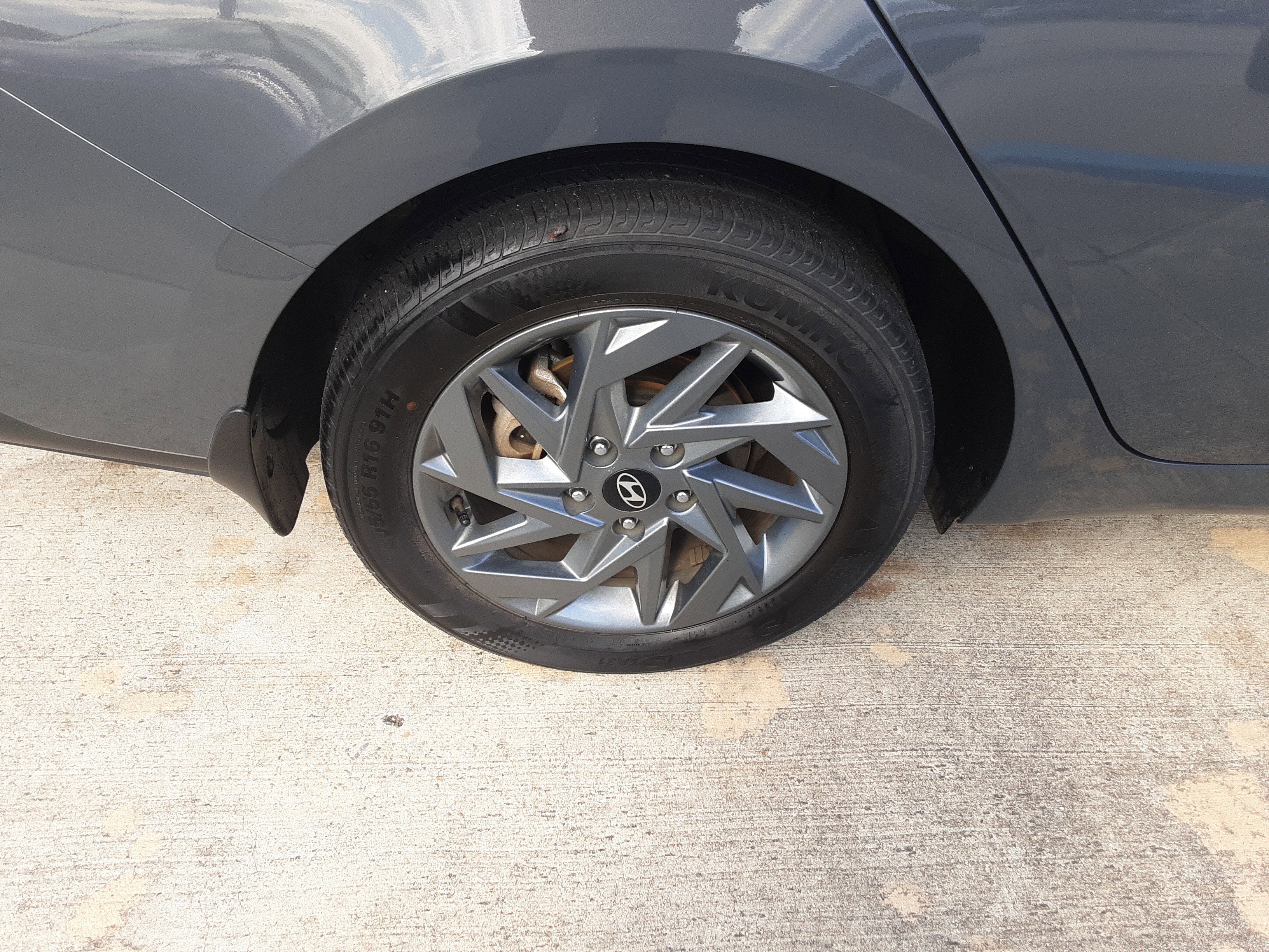 Used 2024 Hyundai Elantra SEL image 23