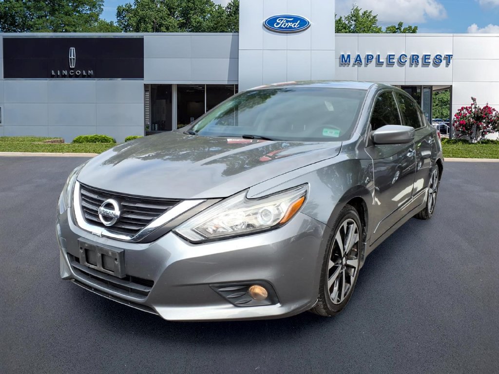 Used 2018 Nissan Altima 2.5 SR FWD image 2