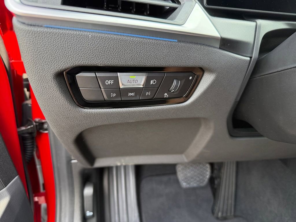 Used 2024 BMW 330i xDrive Sedan w/ Premium Package image 25