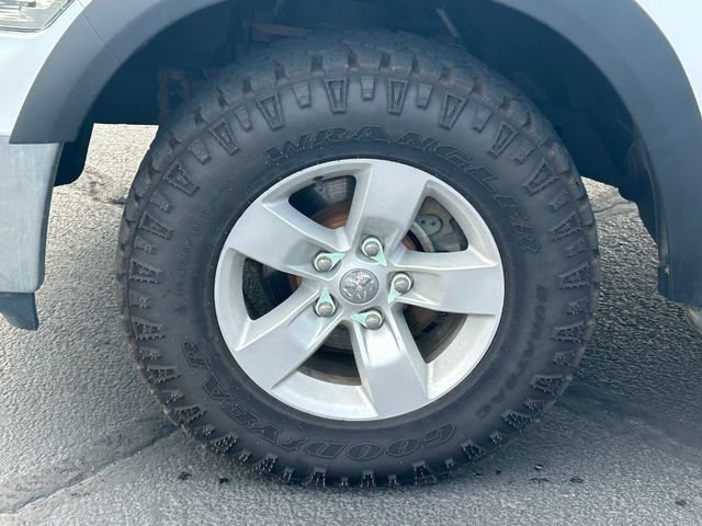 Used 2014 RAM 1500 Classic SLT w/ Luxury Group AWD/4WD image 11