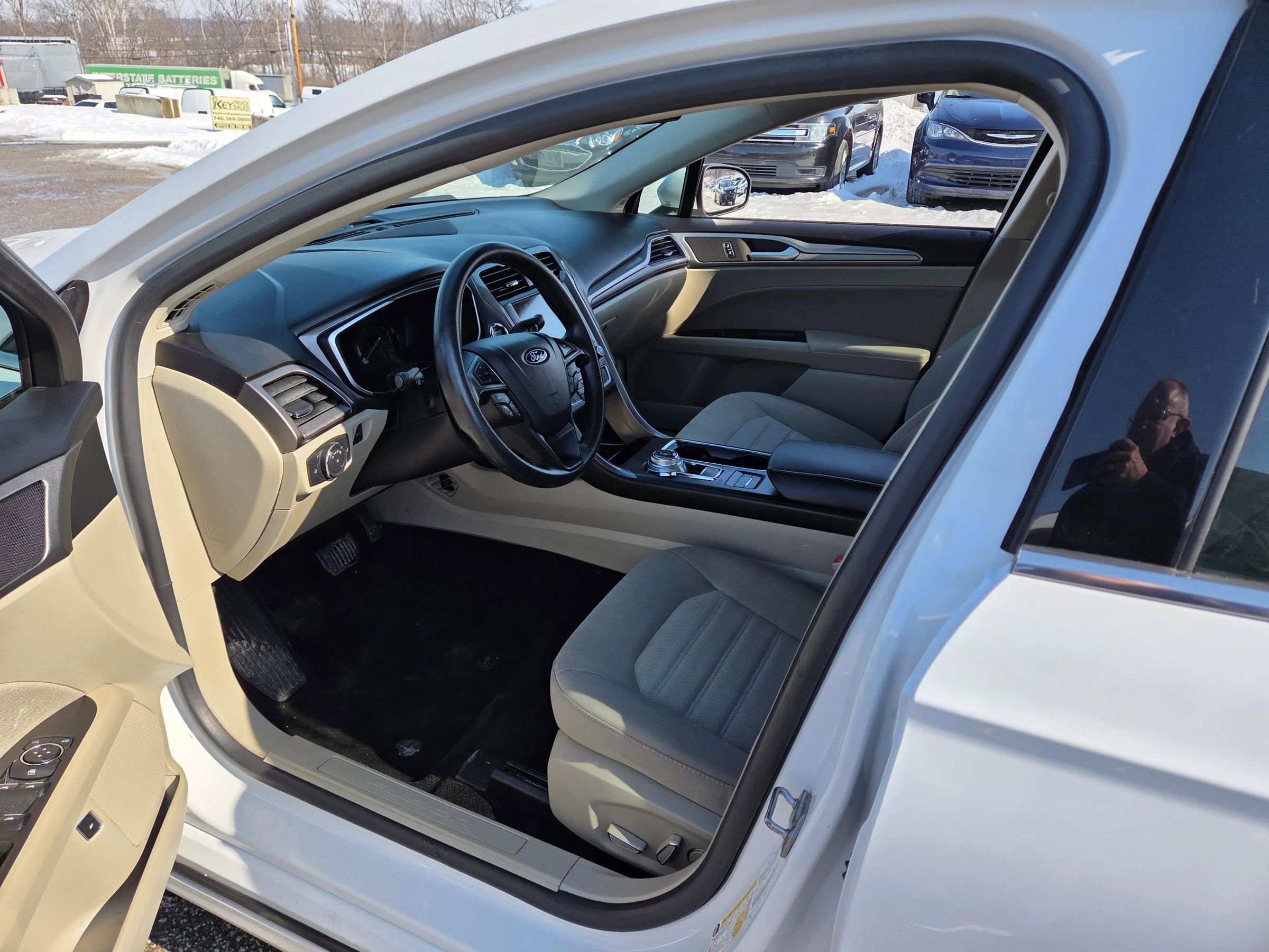 Used 2019 Ford Fusion SE image 11
